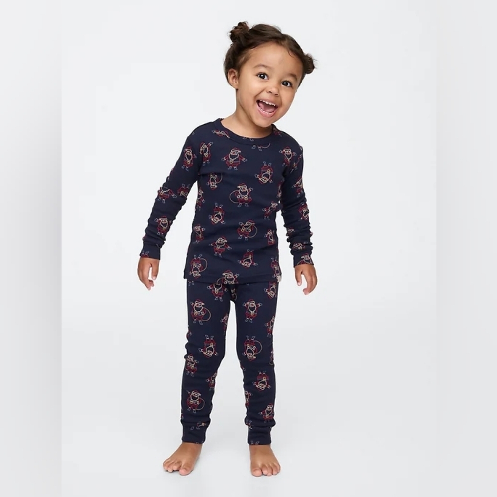 ✨2/$20✨NWT GAP Festive Navy Pajama Set for Kids